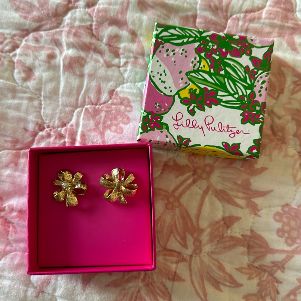 NWT Lilly Pulitzer Bow Tie Earrings